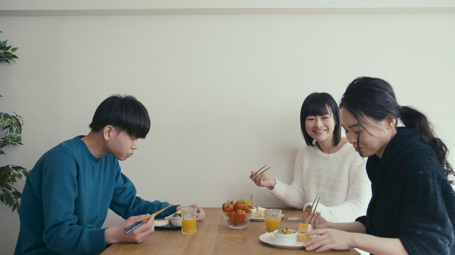 タイトルなしナナサン_場面写真メイン.jpg