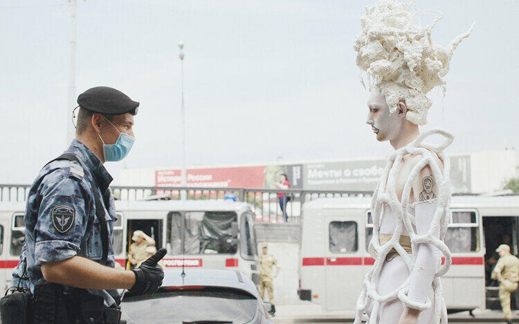 クイーンダム／誕生上映中