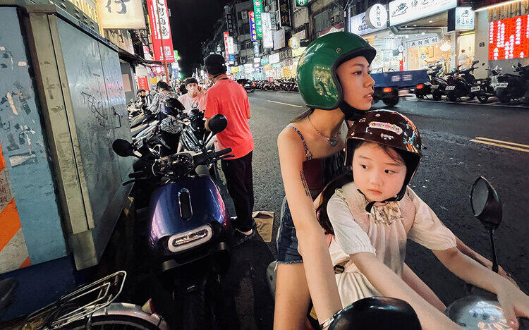 左利きの少女上映中